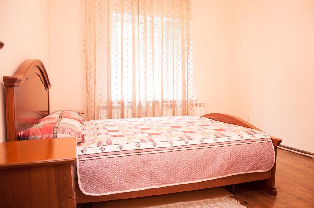 Almaty Backpackers Hostel Δωμάτιο φωτογραφία