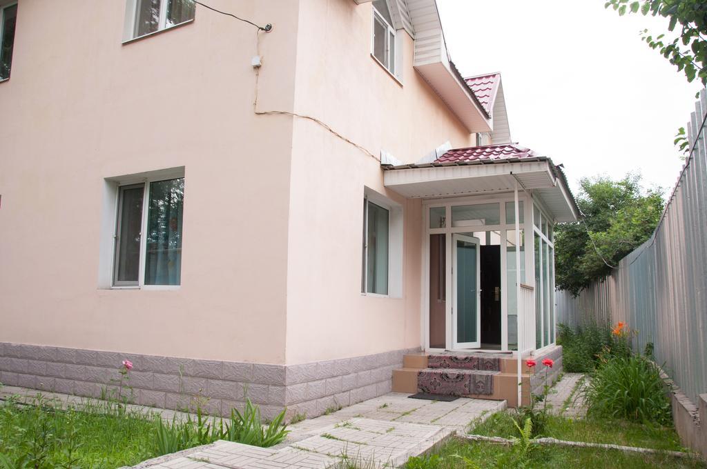 Almaty Backpackers Hostel Εξωτερικό φωτογραφία