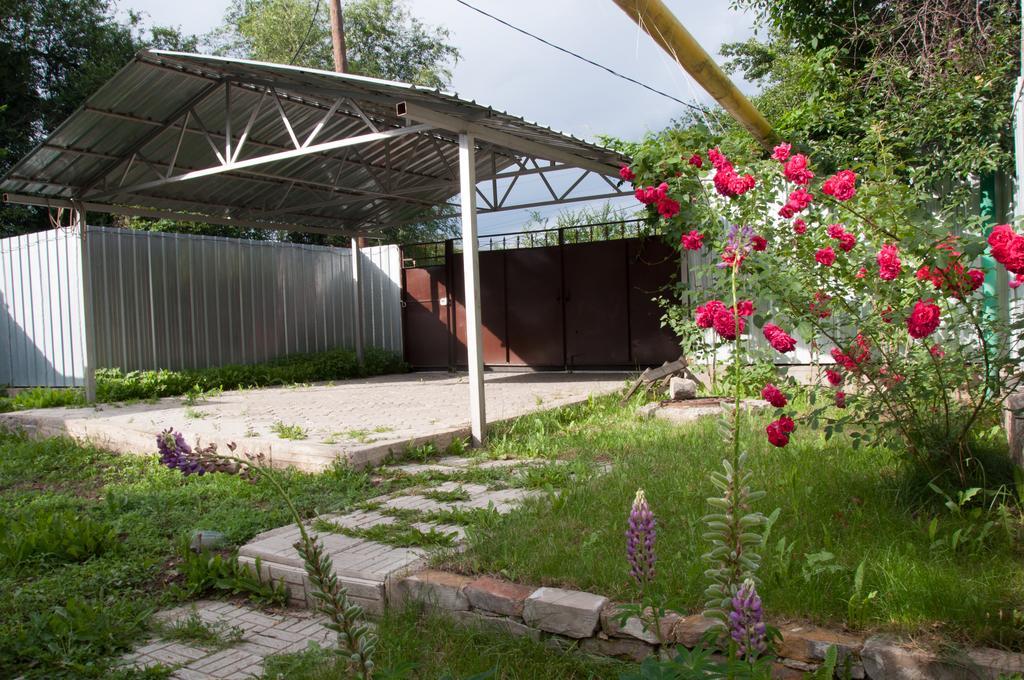 Almaty Backpackers Hostel Εξωτερικό φωτογραφία